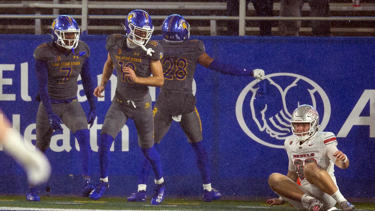 college-football-wet-ball-safety