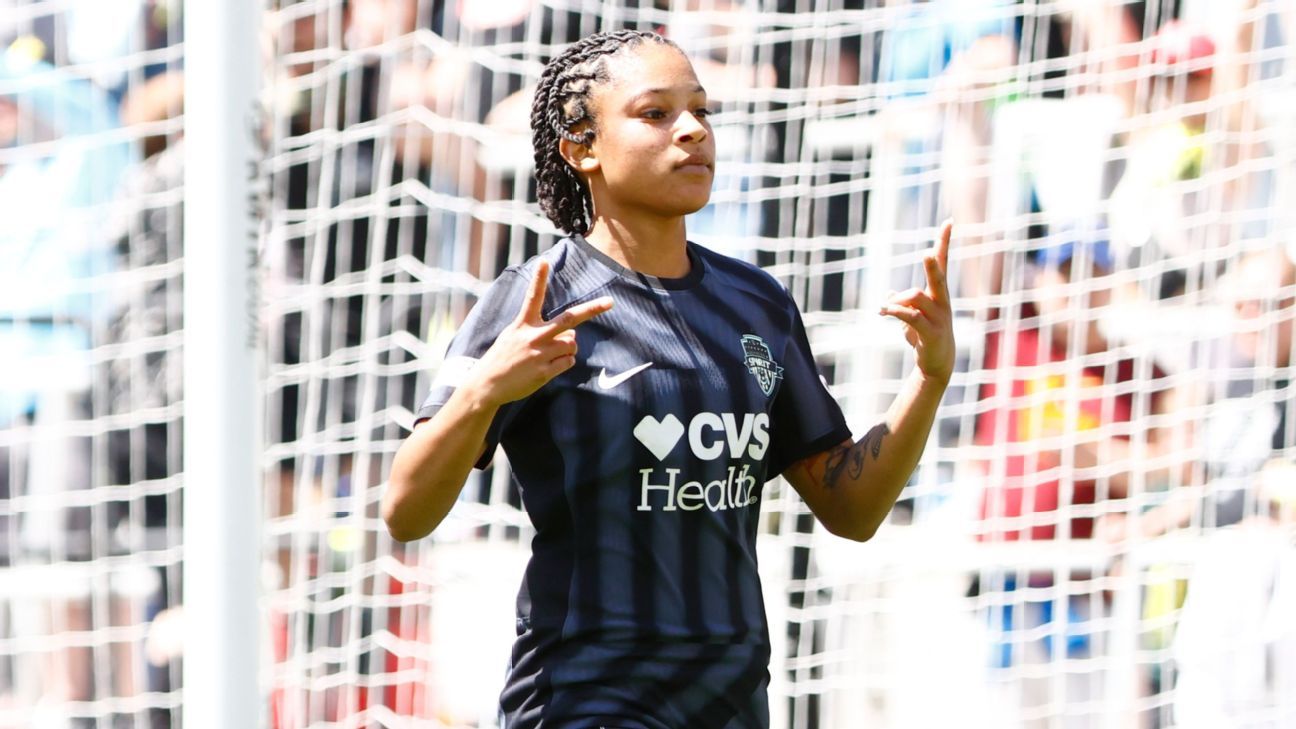 croix-bethune-nwsl-awards