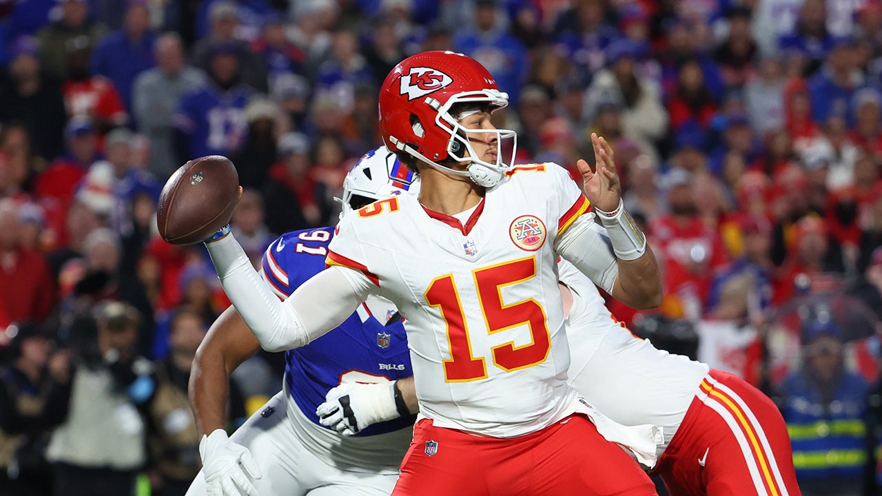 patrick-mahomes-touchdown-celebration