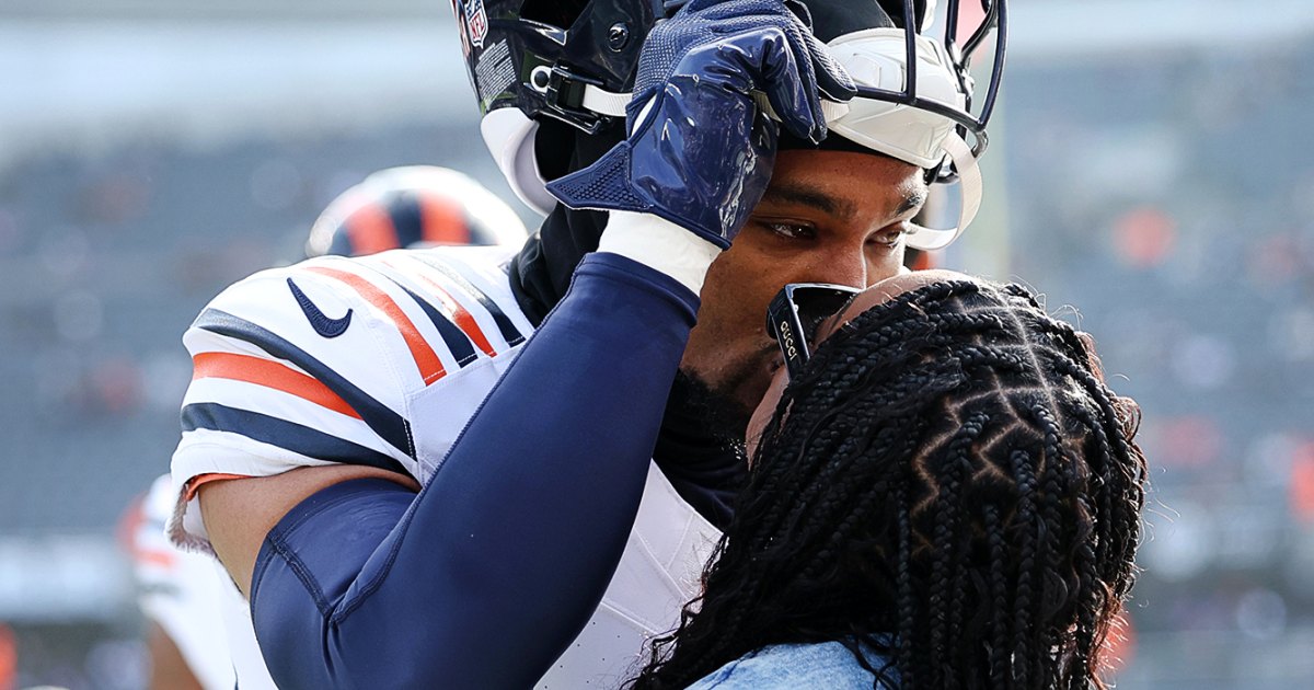 simone-biles-jonathan-owens-bears-game