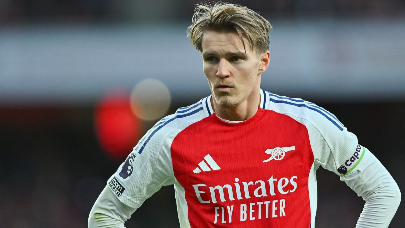 mikel-arteta-martin-odegaard-substitution