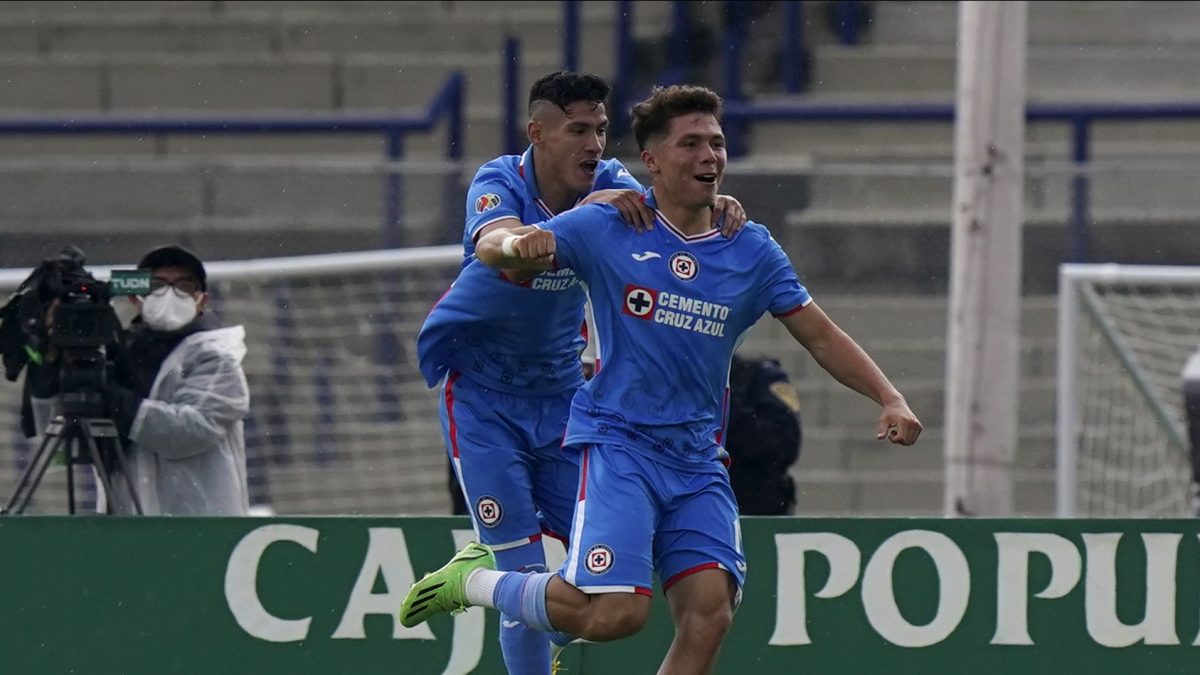 rodrigo-huescas-cruz-azul-support