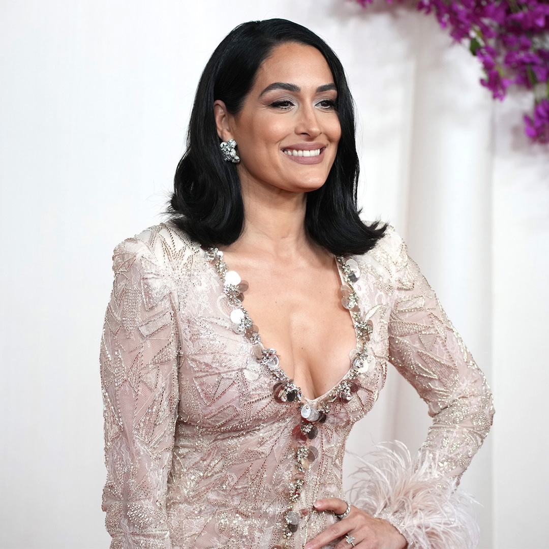 nikki-bella-return-wwe-raw