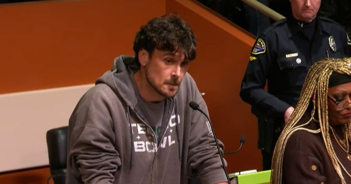 chris-kluwe-city-council-protest