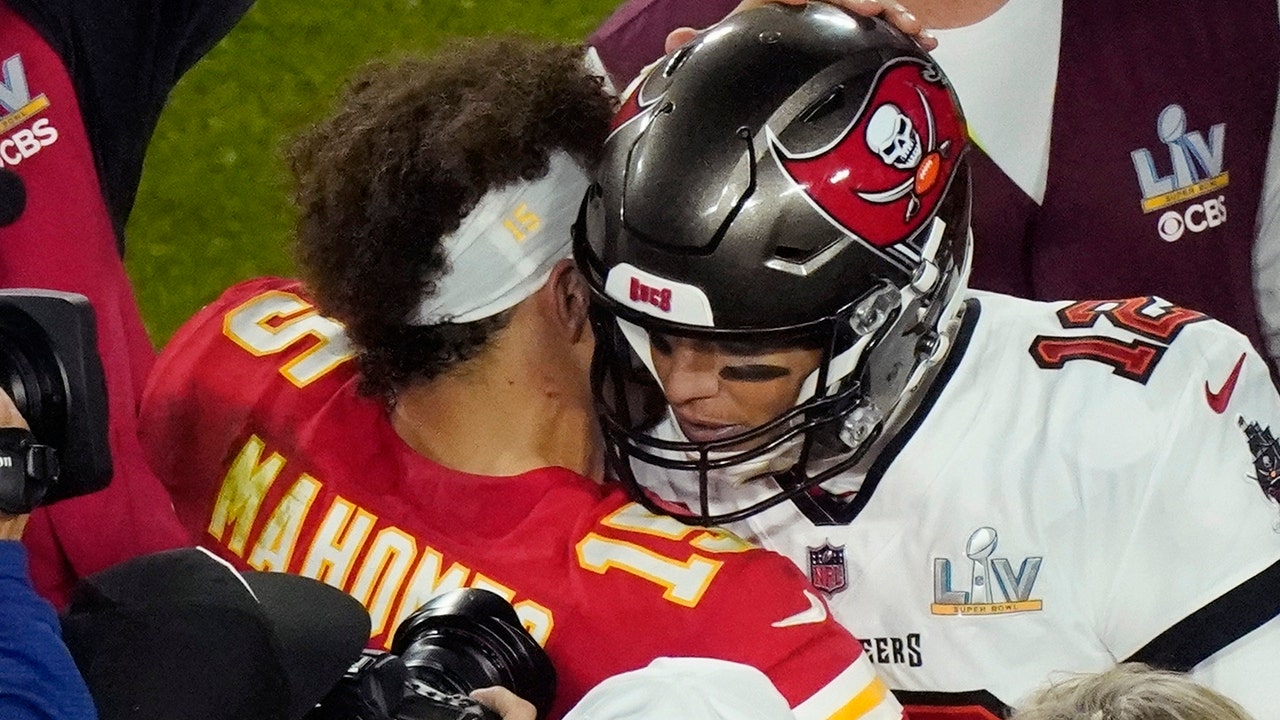 nfl-gronkowski-mahomes-brady-goat