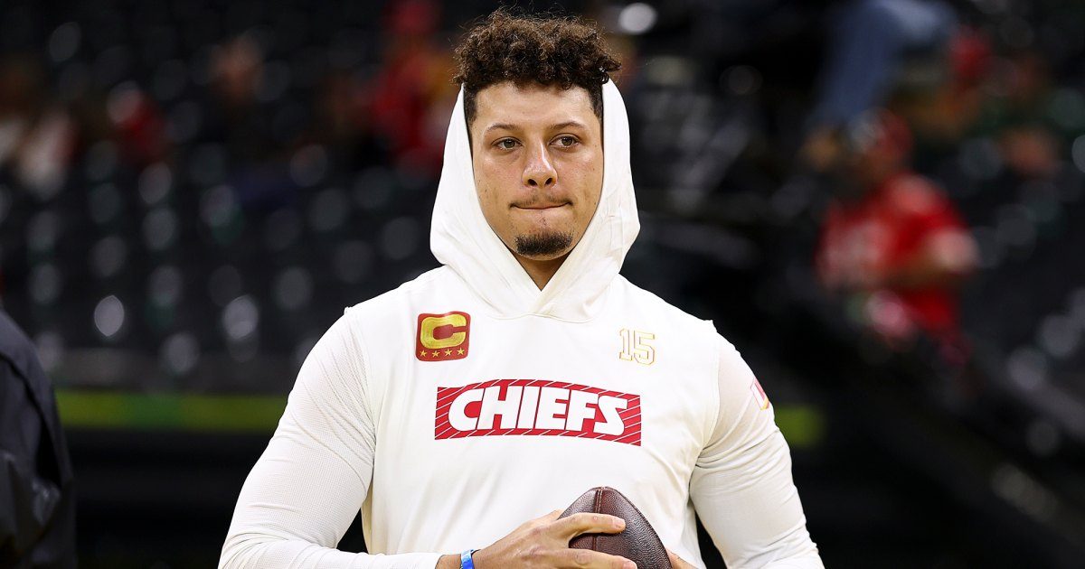 nike-patrick-mahomes-eagles-muppet-ad