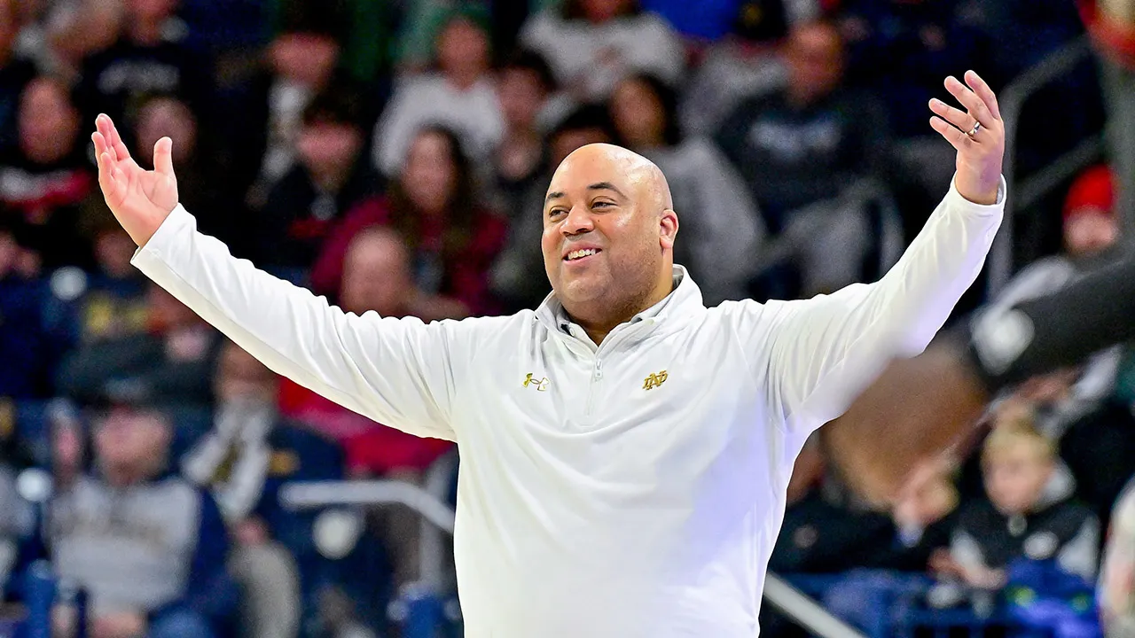 notre-dame-basketball-coach-defense