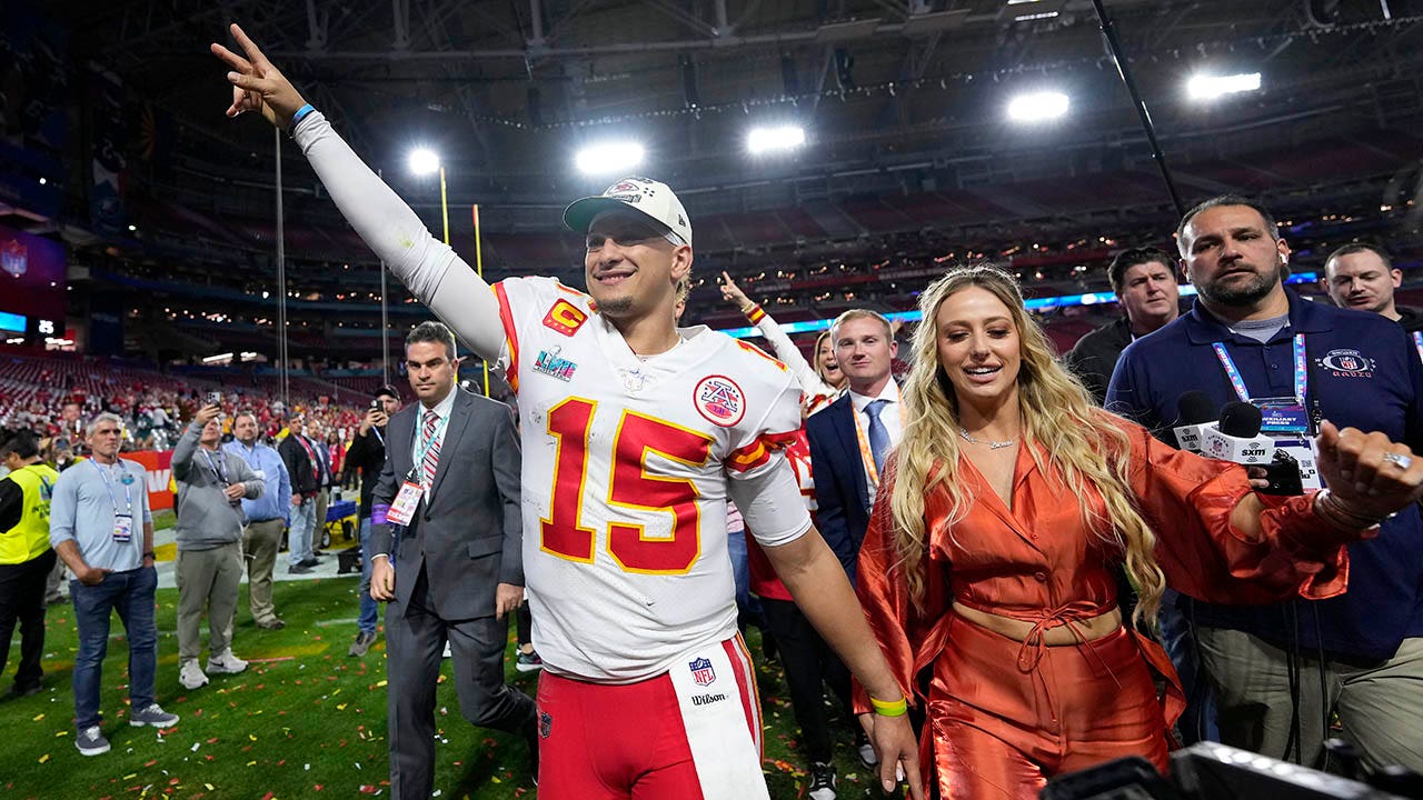 patrick-mahomes-trump-super-bowl-lix