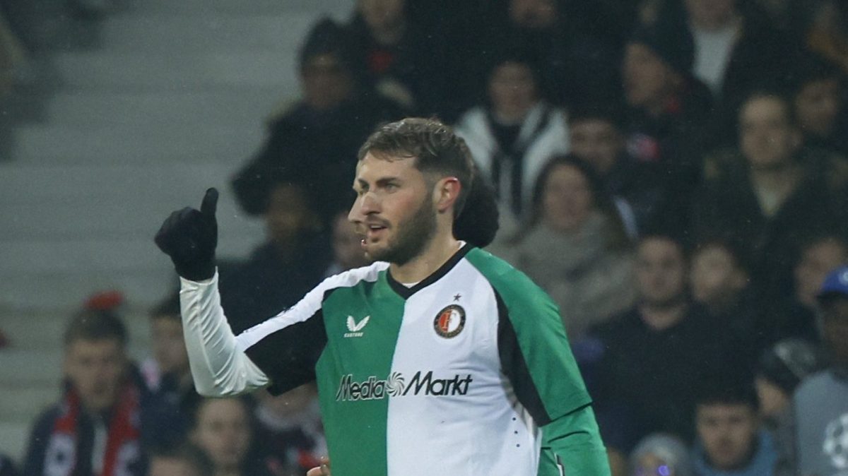 santiago-gimenez-mexican-fans-outrage