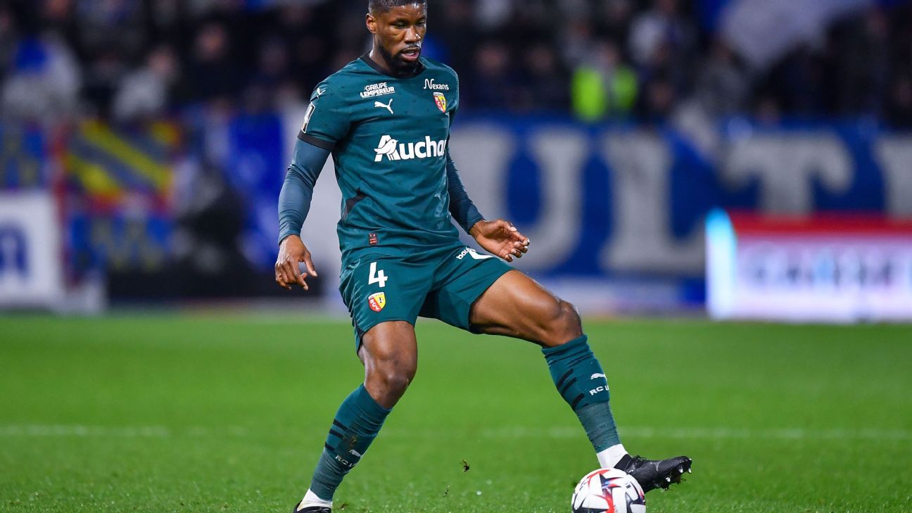 tottenham-signs-kevin-danso