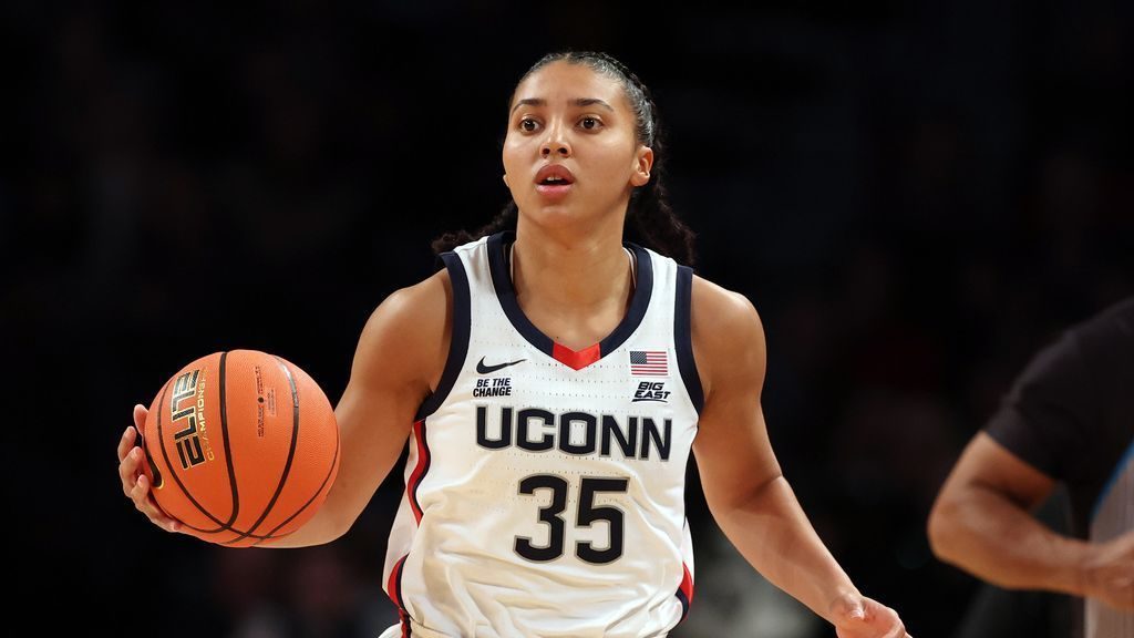 azzi-fudd-uconn-professional-decision